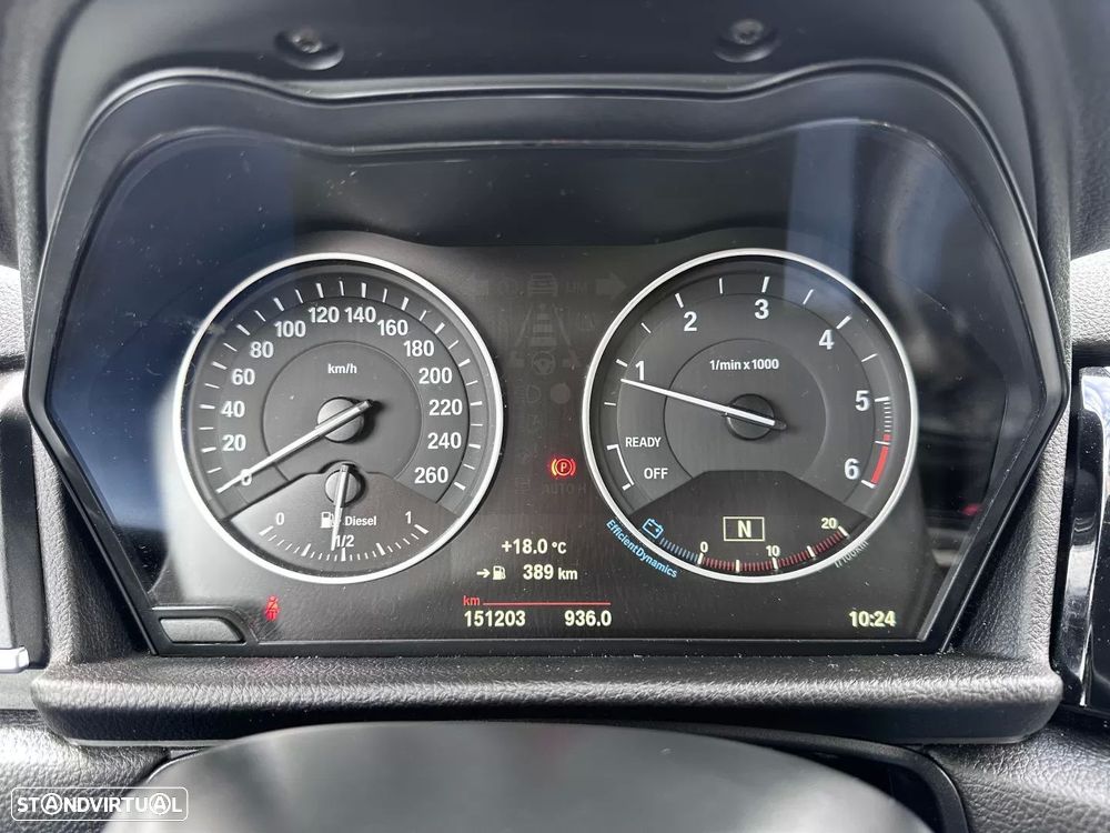 BMW 218 Active Tourer d Line Sport - 36