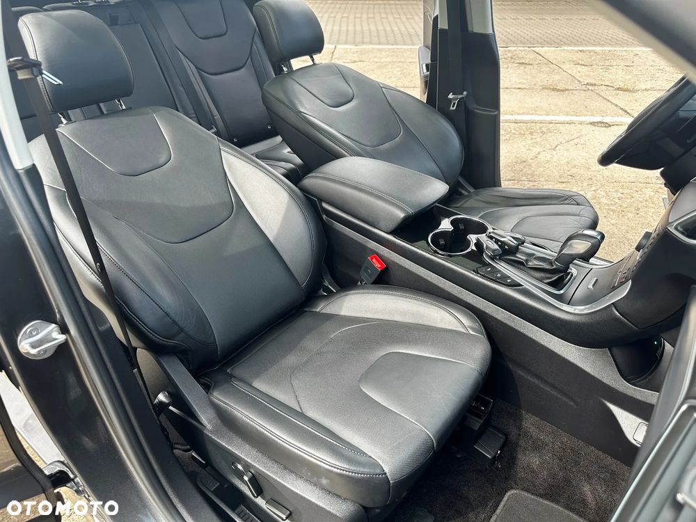 Ford Edge 2.0 TDCi Bi-Turbo 4x4 Titanium - 22
