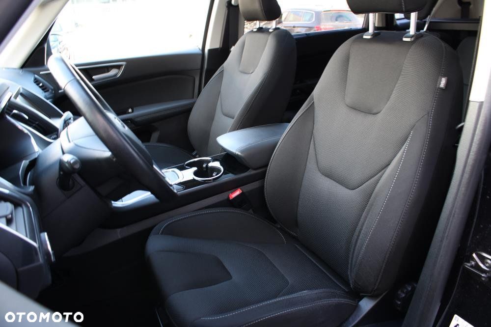 Ford S-Max - 8