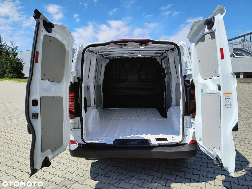 Volkswagen Transporter Furgon silnik: 2,0 l TDI 150 KM / skrzynia biegów: 6-biegowa manualna rozstaw osi: 3100 mm - 7