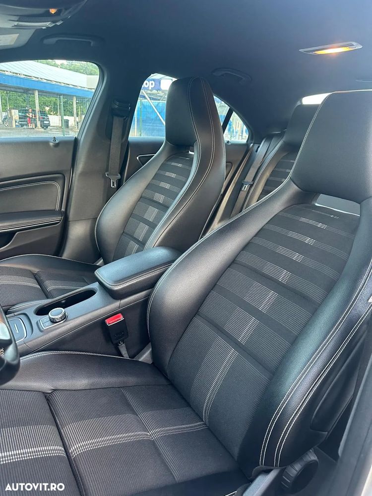 Mercedes-Benz CLA 180 7G-DCT - 20
