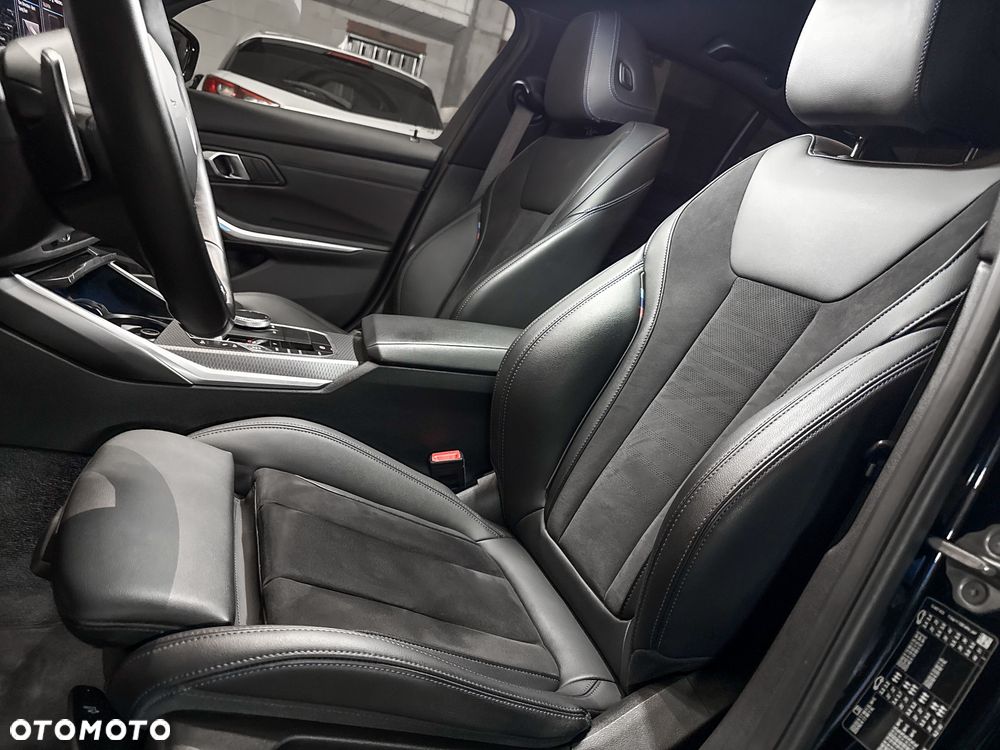 BMW Seria 3 318i M Sport Edition - 25