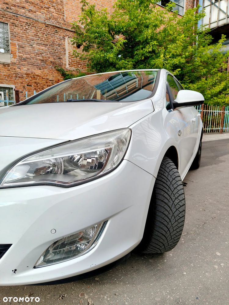 Opel Astra 1.4 ecoFLEX - 9
