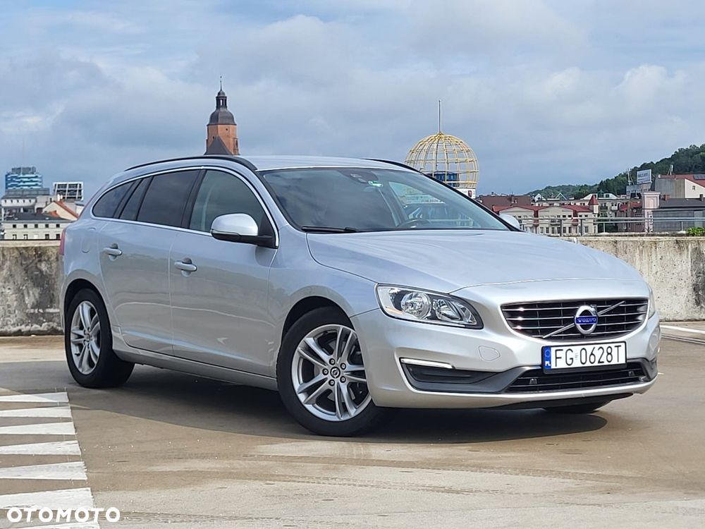 Volvo V60 D4 Geartronic Momentum - 2
