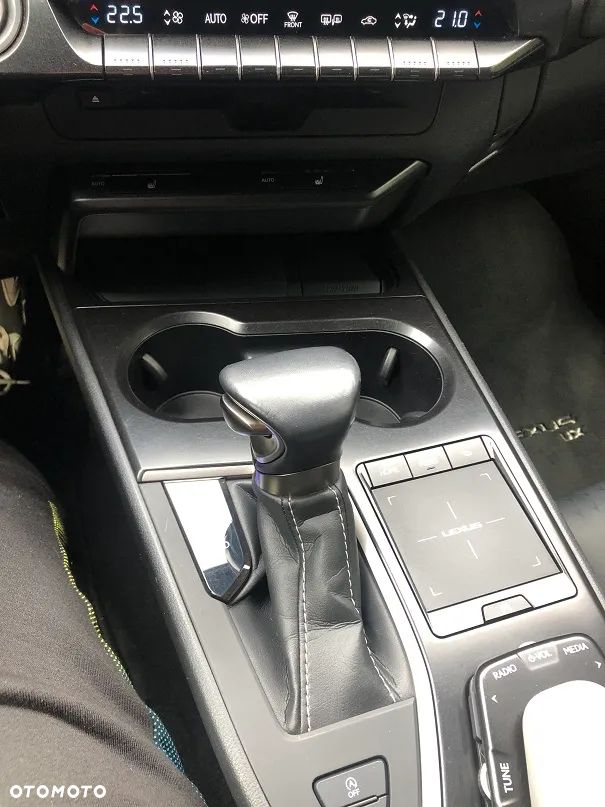 Lexus UX 200 GPF F Sport Design 2WD - 16