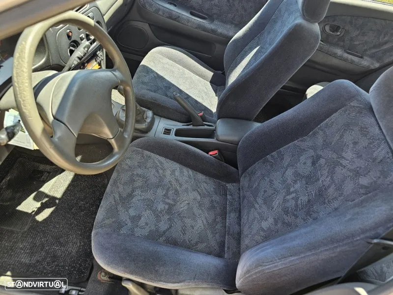 Mitsubishi Lancer 1.3 GLX - 17