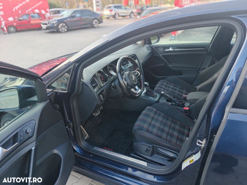 Volkswagen Golf 2.0 GTI DSG - 4