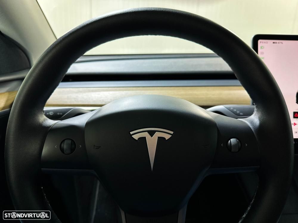 Tesla Model Y - 41
