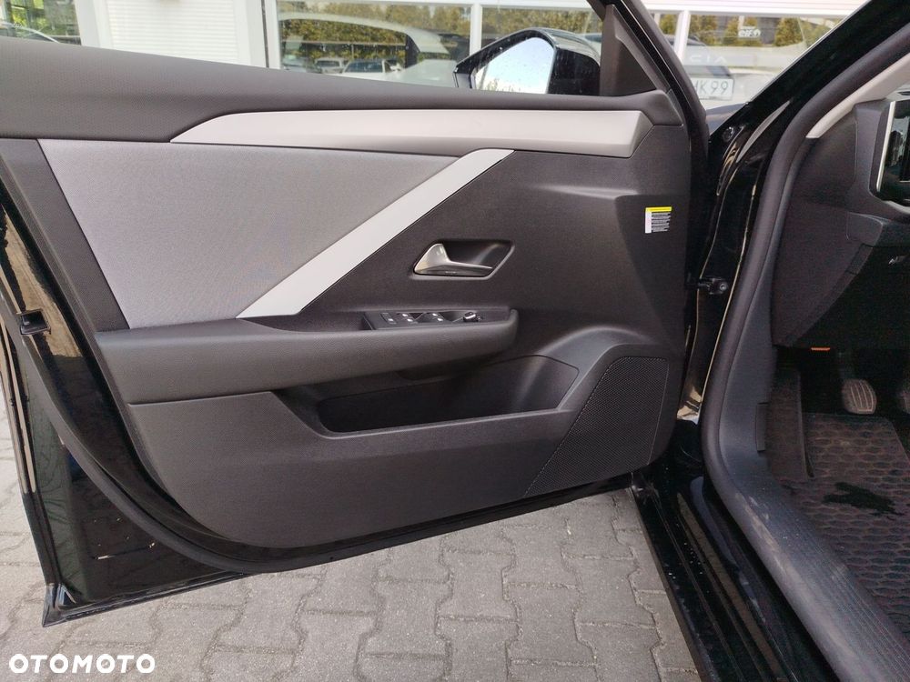 Opel Astra 1.2 T Edition S&S - 10