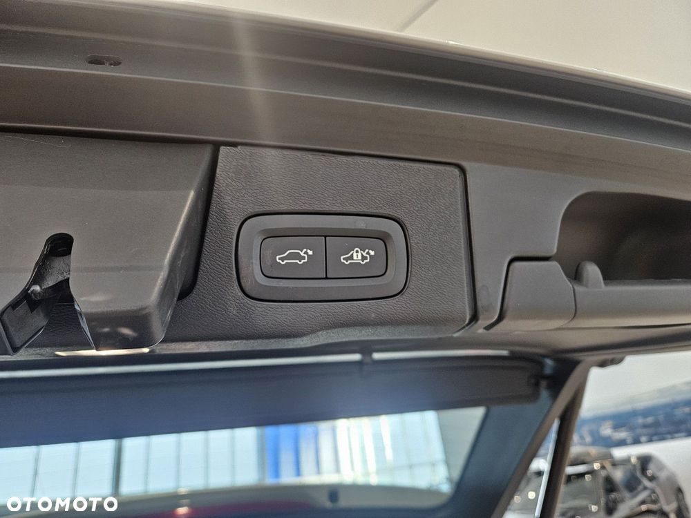 Volvo XC 60 - 30