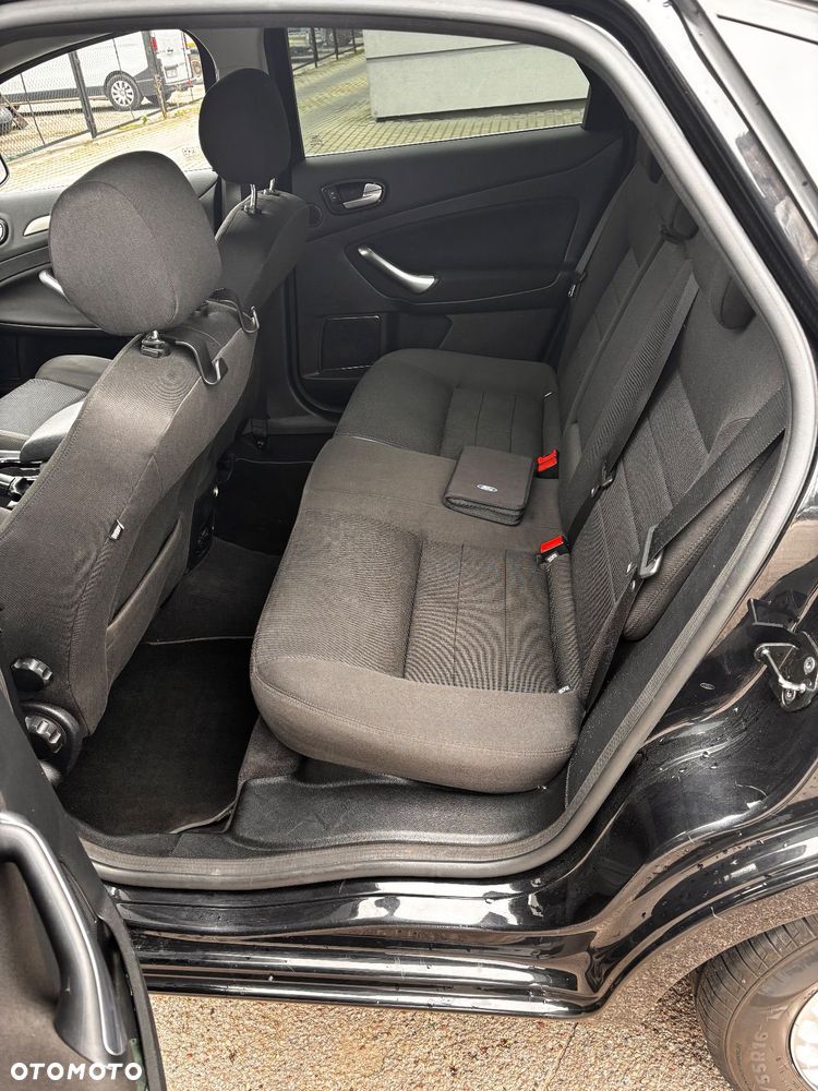 Ford Mondeo 1.8 TDCi Ghia X - 14