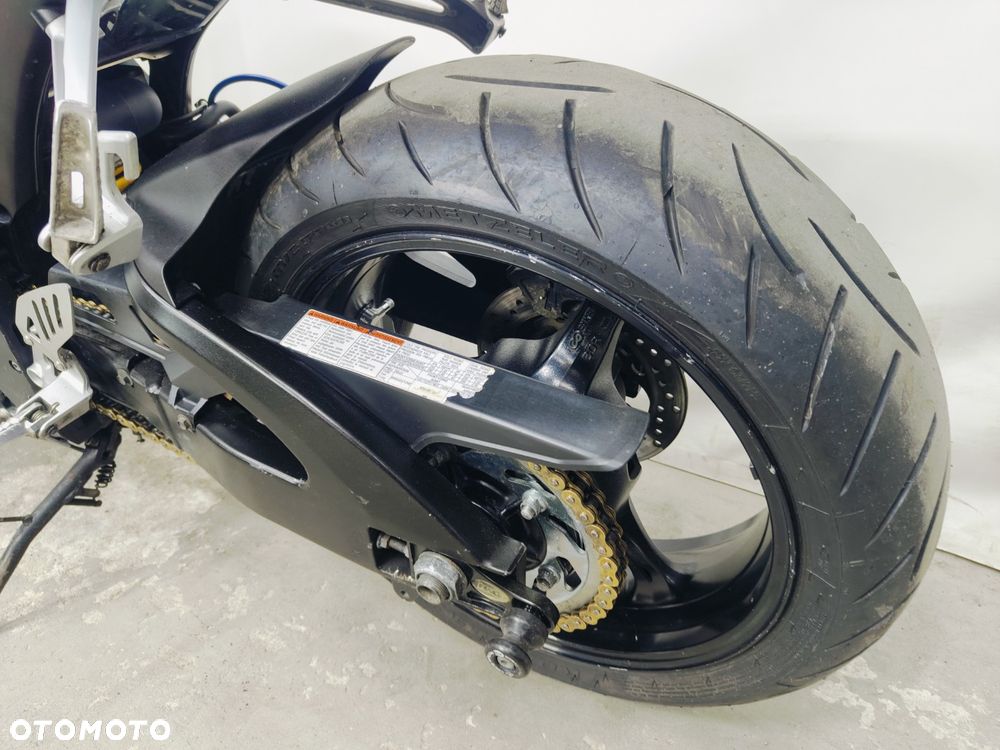 Suzuki GSX-R - 19
