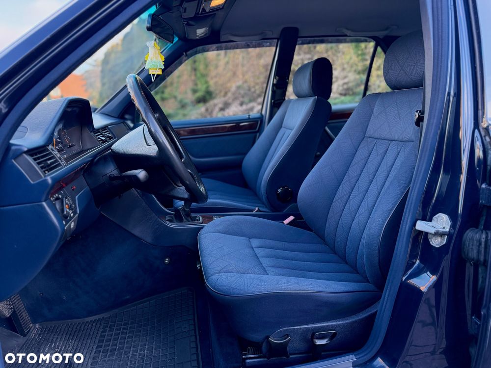 Mercedes-Benz W124 (1984-1993) - 16