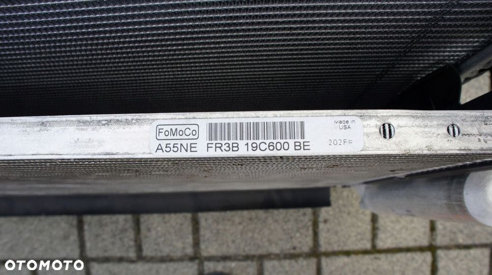 CHLODNICE KOMPLET FORD MUSTANG VI LIFT 3.7V6 5.0V8 - 4