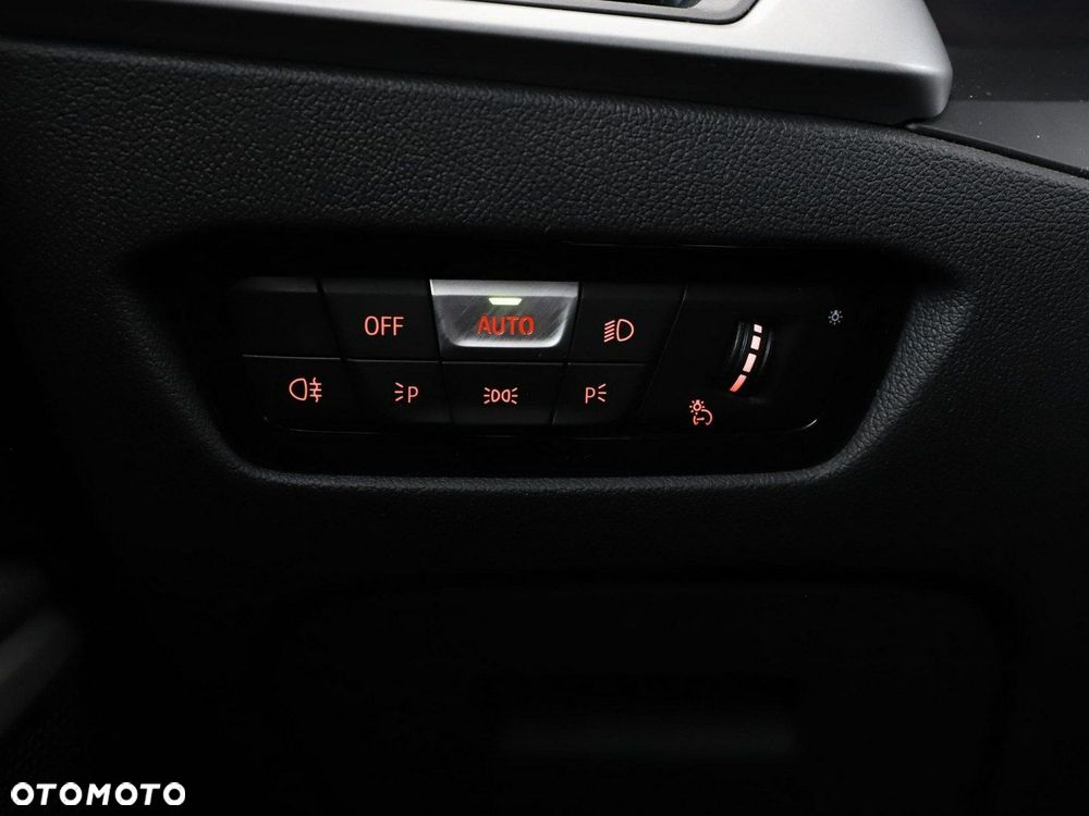 BMW Seria 3 320e Advantage - 36