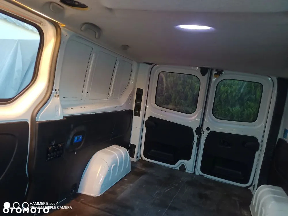 Renault Trafic - 12