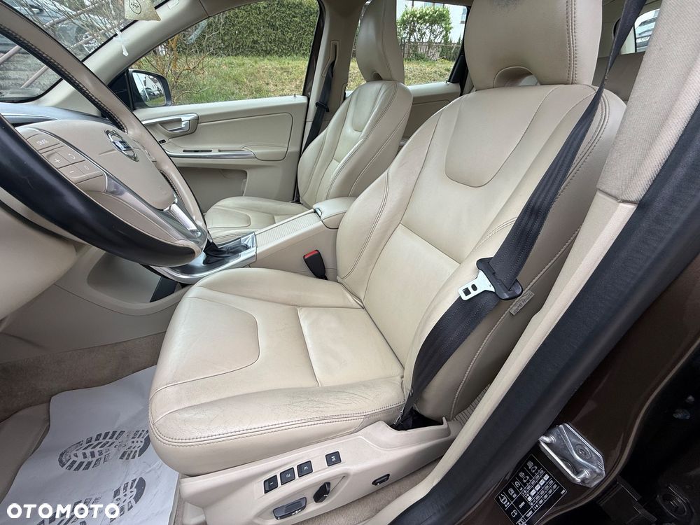 Volvo XC 60 D5 AWD Summum - 10