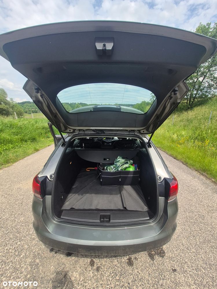 Opel Astra 1.2 T Business Elegance S&S - 9