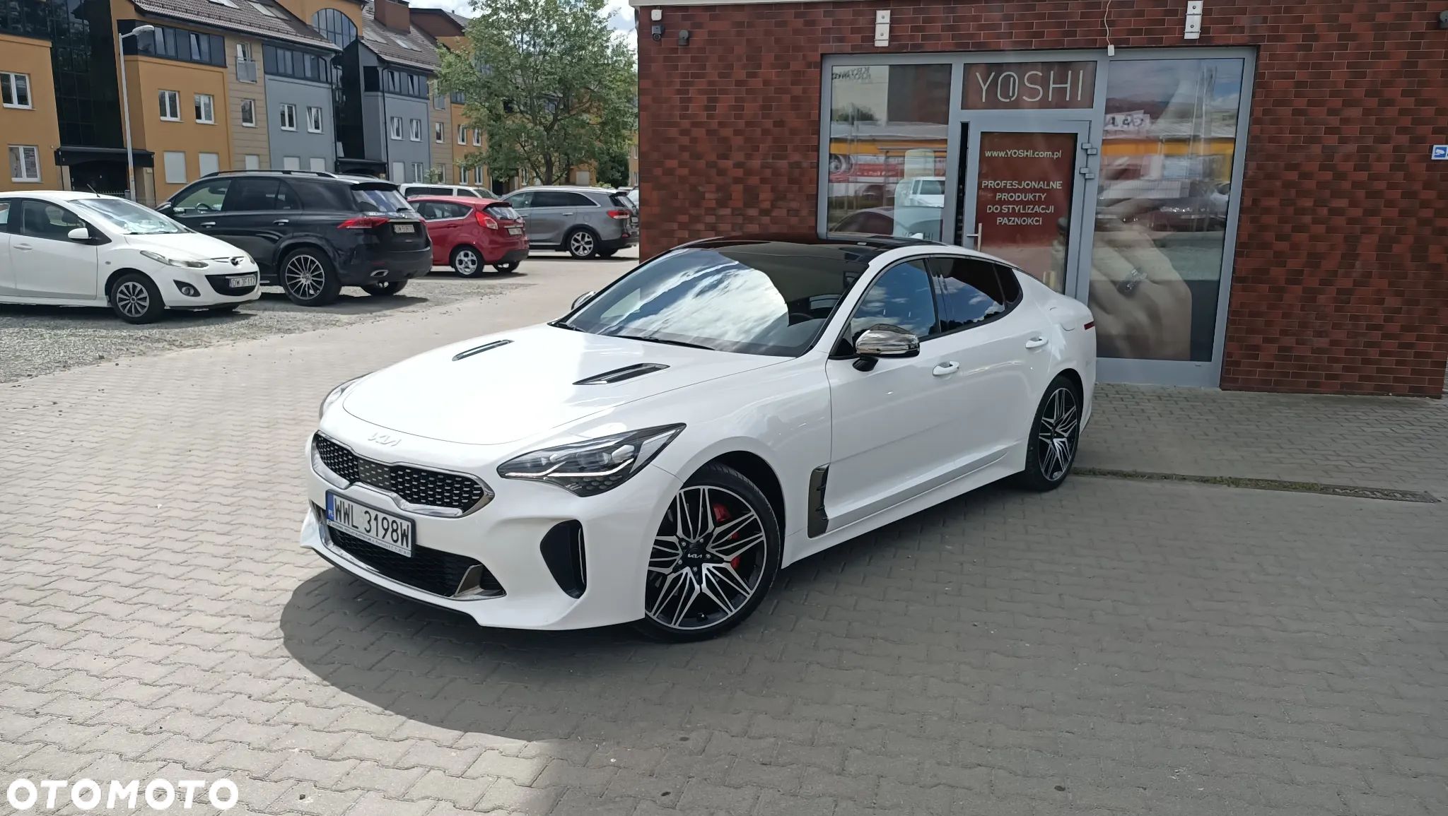 Kia Stinger - 1
