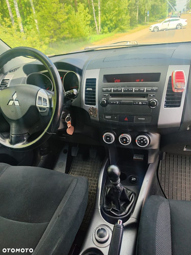 Mitsubishi Outlander 2.0 DID Instyle - 9