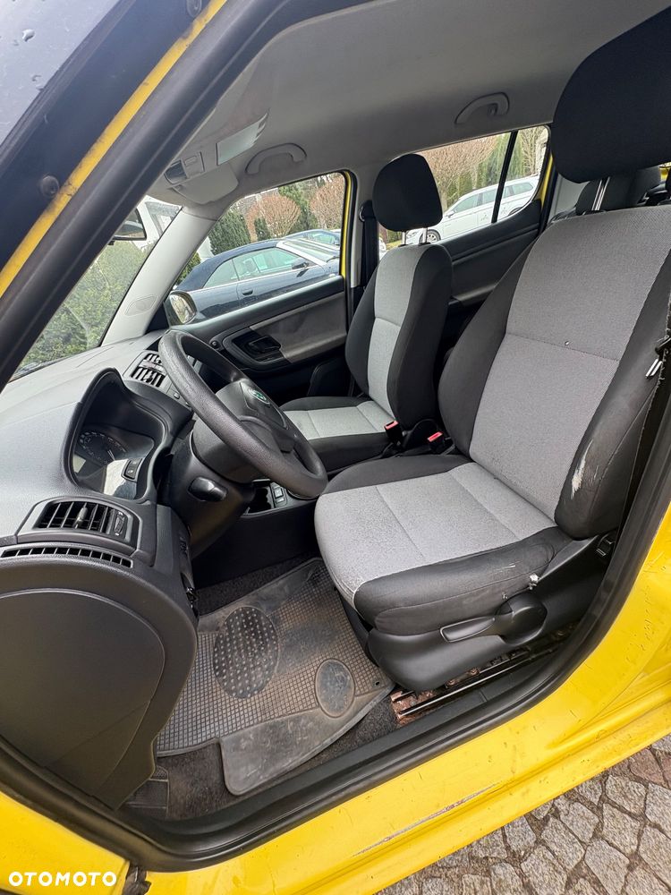 Skoda Fabia 1.2 HTP FAMILY - 12