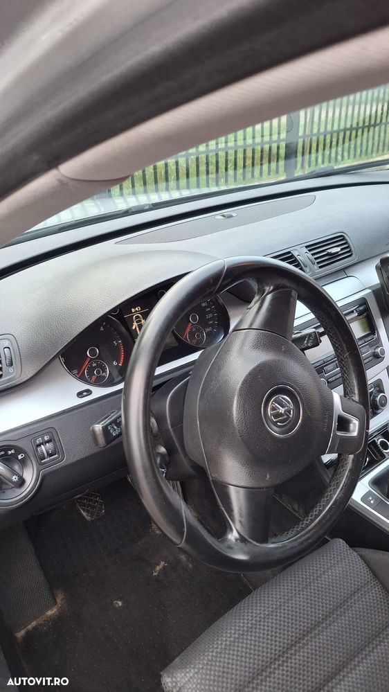 Volkswagen Passat - 5