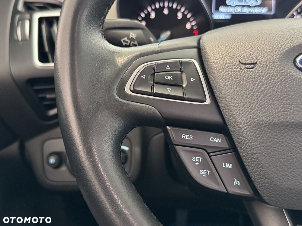 Ford Kuga - 23