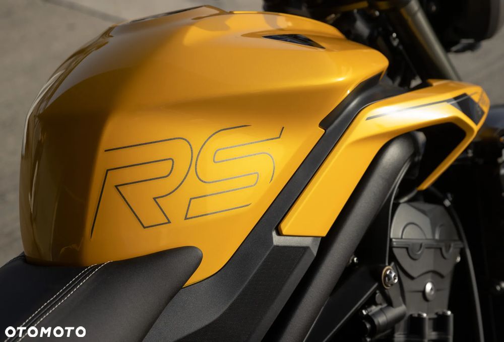 Triumph Street Triple - 15
