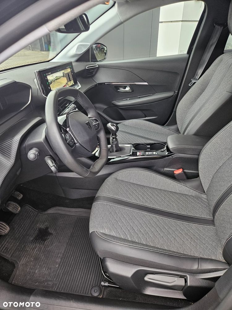 Peugeot 208 1.2 T Allure S&S - 8
