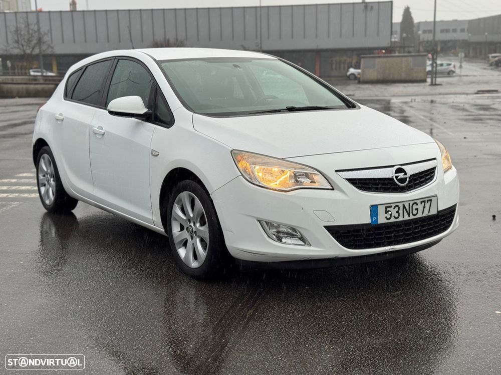 Opel Astra 1.3 CDTi Executive - 2