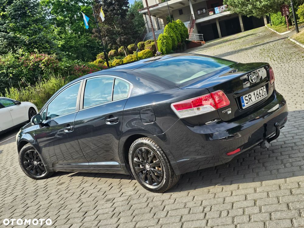 Toyota Avensis 2.0 D-4D Premium - 8
