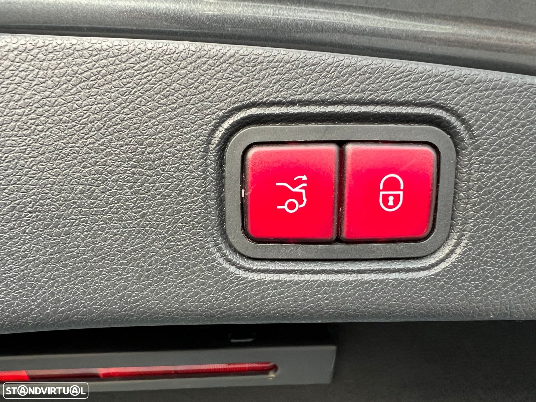 Mercedes-Benz E 220 d Coupe 9G-TRONIC AMG Line - 11