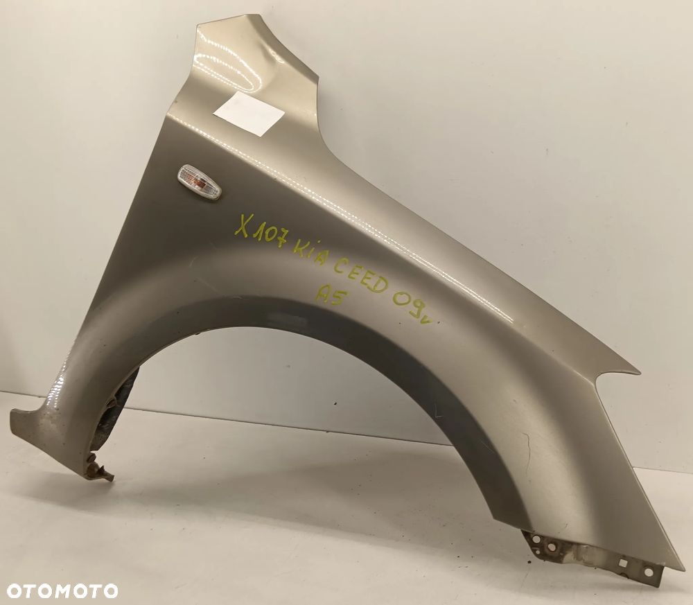błotnik prawy przód przedni KIA CEED 07-12 A5 - 2