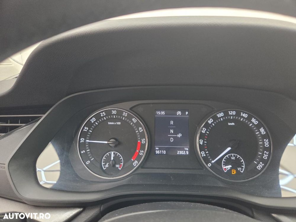 Skoda Octavia 2.0 TDI DSG Ambition - 5