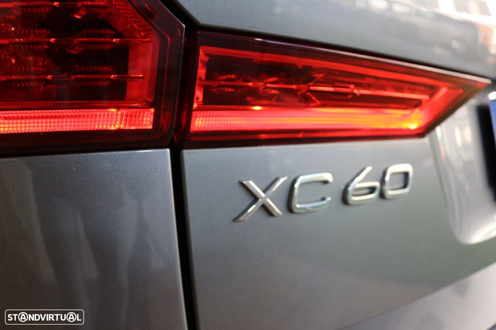 Volvo XC 40 2.0 D3 Momentum Plus - 31