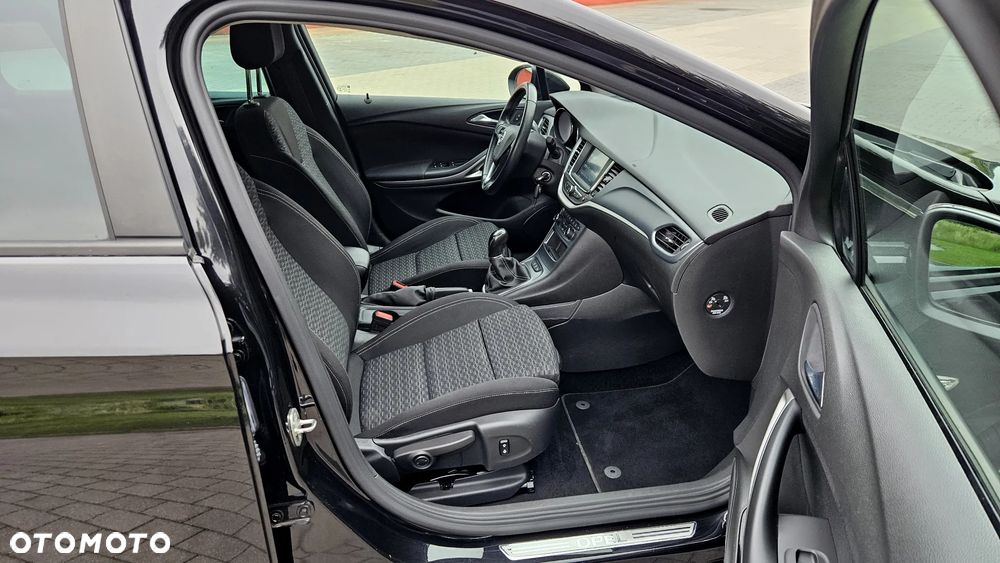 Opel Astra 1.4 Turbo Business - 37