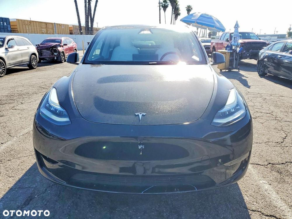 Tesla Model Y Long Range Dual Motor AWD - 7