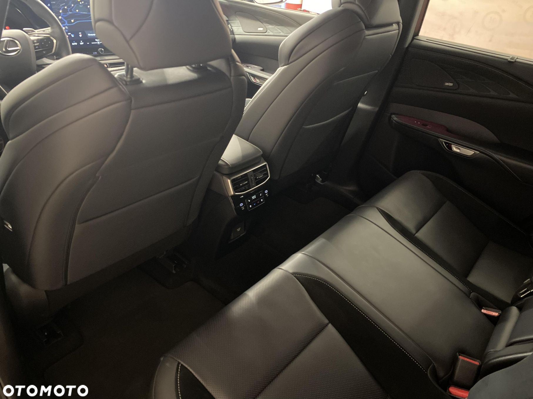 Lexus RX - 11