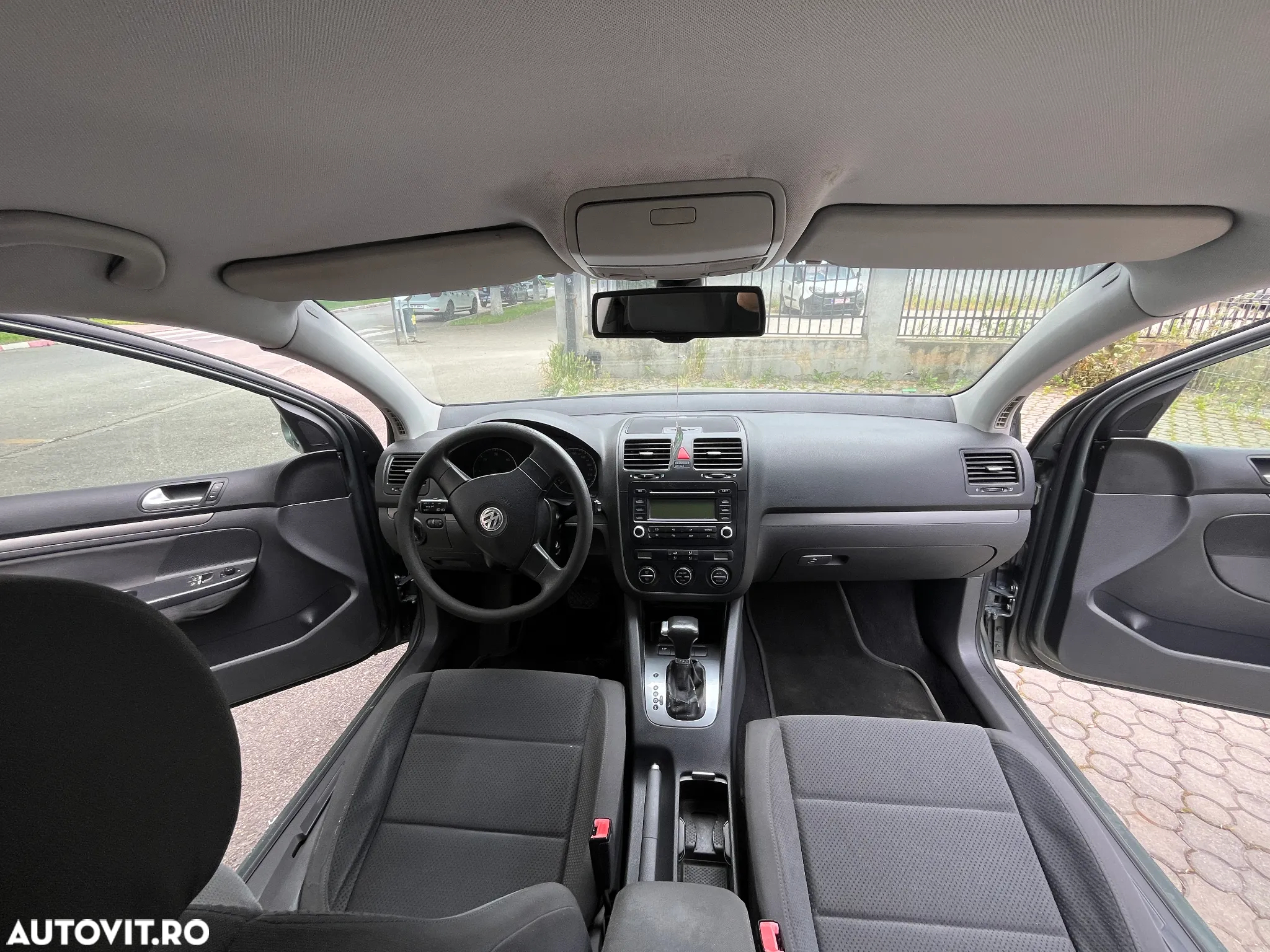 Volkswagen Golf 2.0 TDI Comfortline DSG - 14