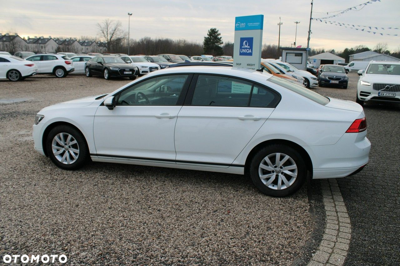 Volkswagen Passat - 10