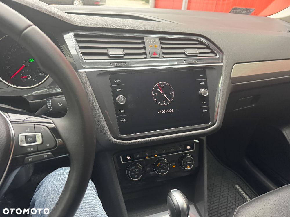 Volkswagen Tiguan - 11