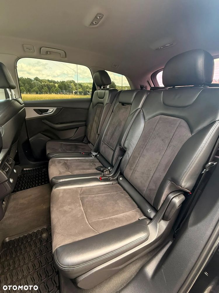 Audi Q7 - 7
