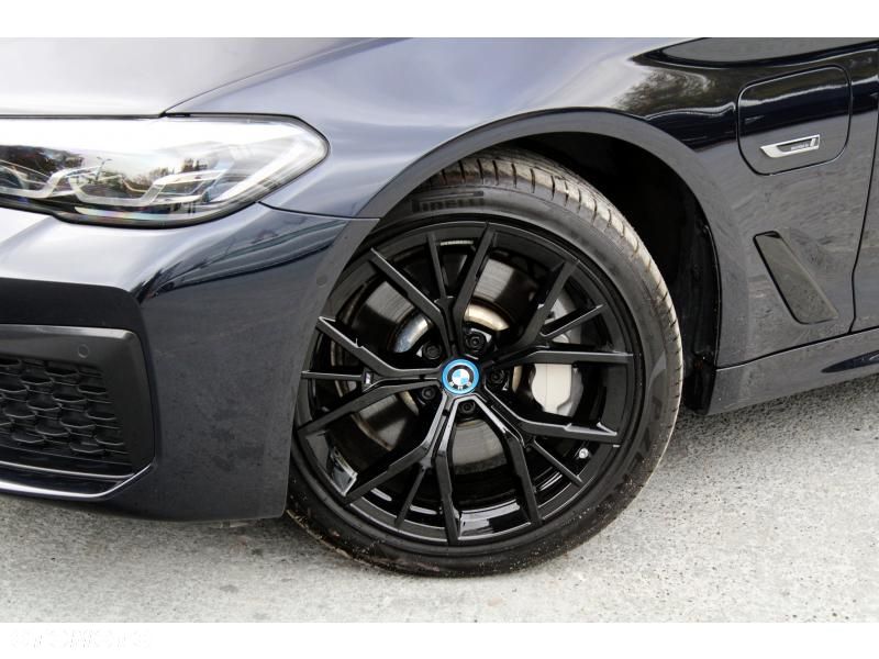 BMW Seria 5 530e xDrive sport - 21