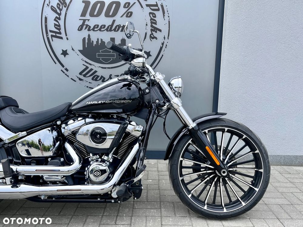 Harley-Davidson Softail Breakout - 3