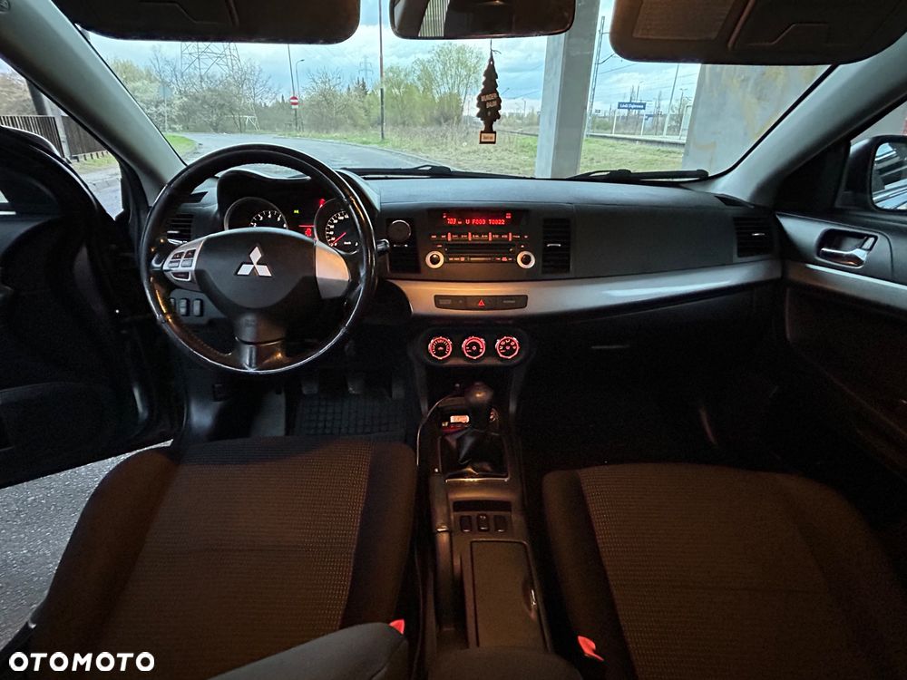 Mitsubishi Lancer 1.6 Inform - 4