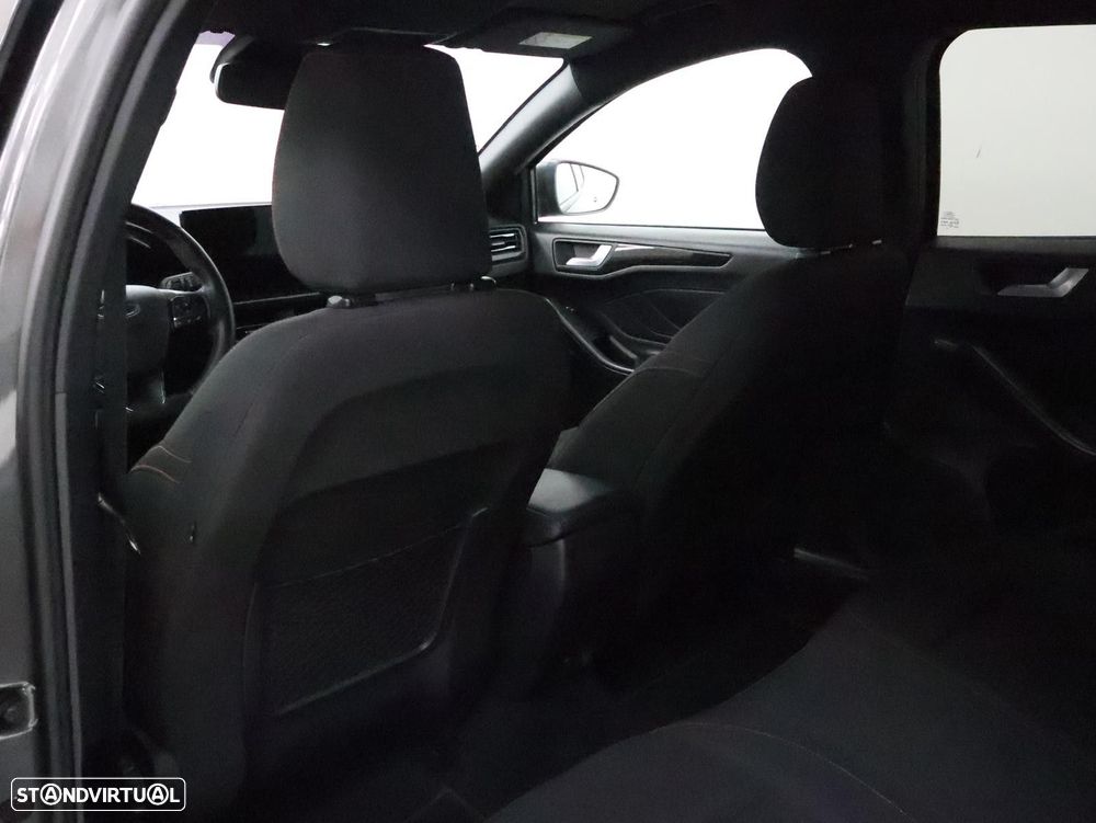 Ford Focus SW 1.0 EcoBoost MHEV ST-Line X - 29