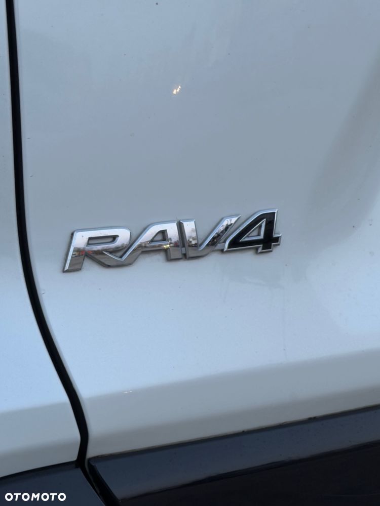 Toyota RAV4 2.5 Hybrid Black Edition by JBL 4x4 - 9