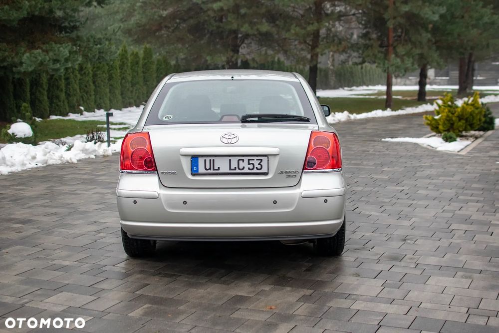 Toyota Avensis - 4