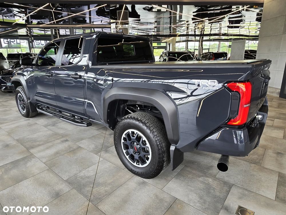 Toyota Tacoma - 7