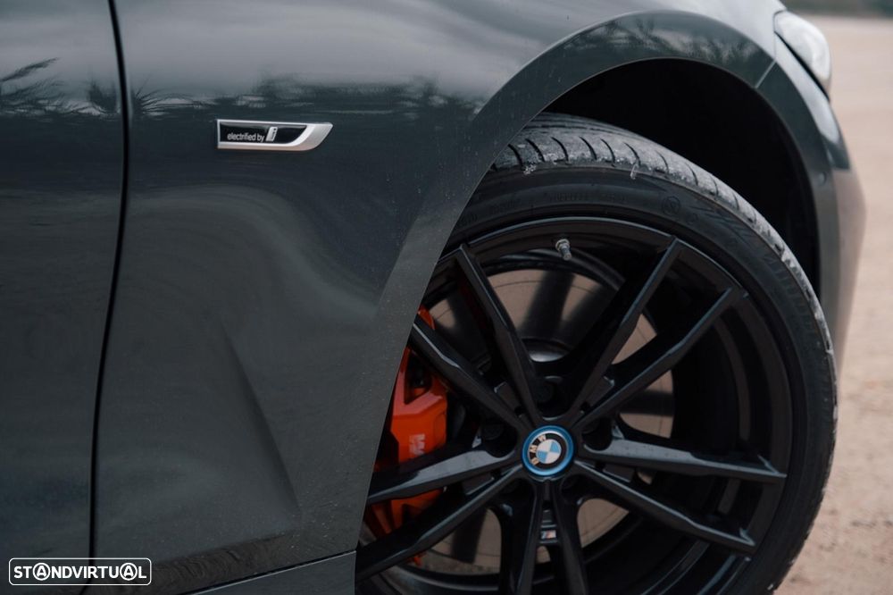 BMW 330 e Touring Pack M Auto - 8